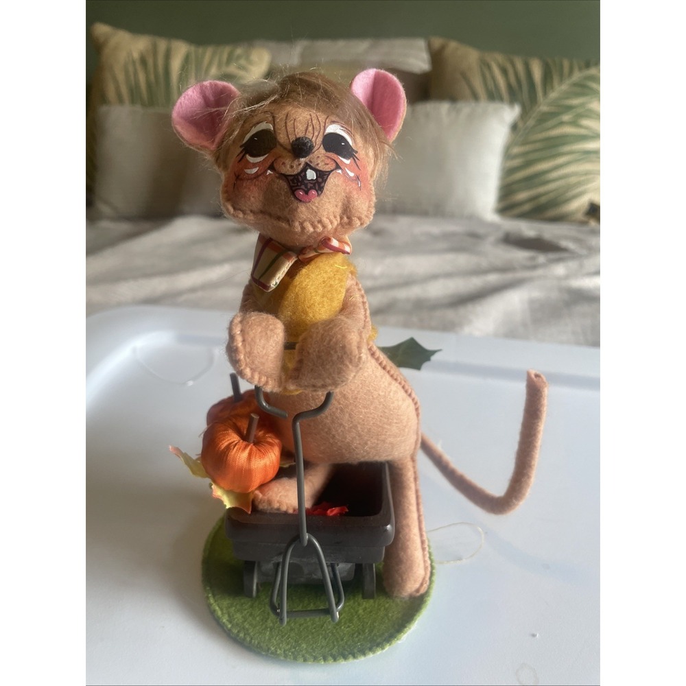 Annalee Fall Mouse Boy in a Wagon with Pumpkins Harvest Farm 8 inches